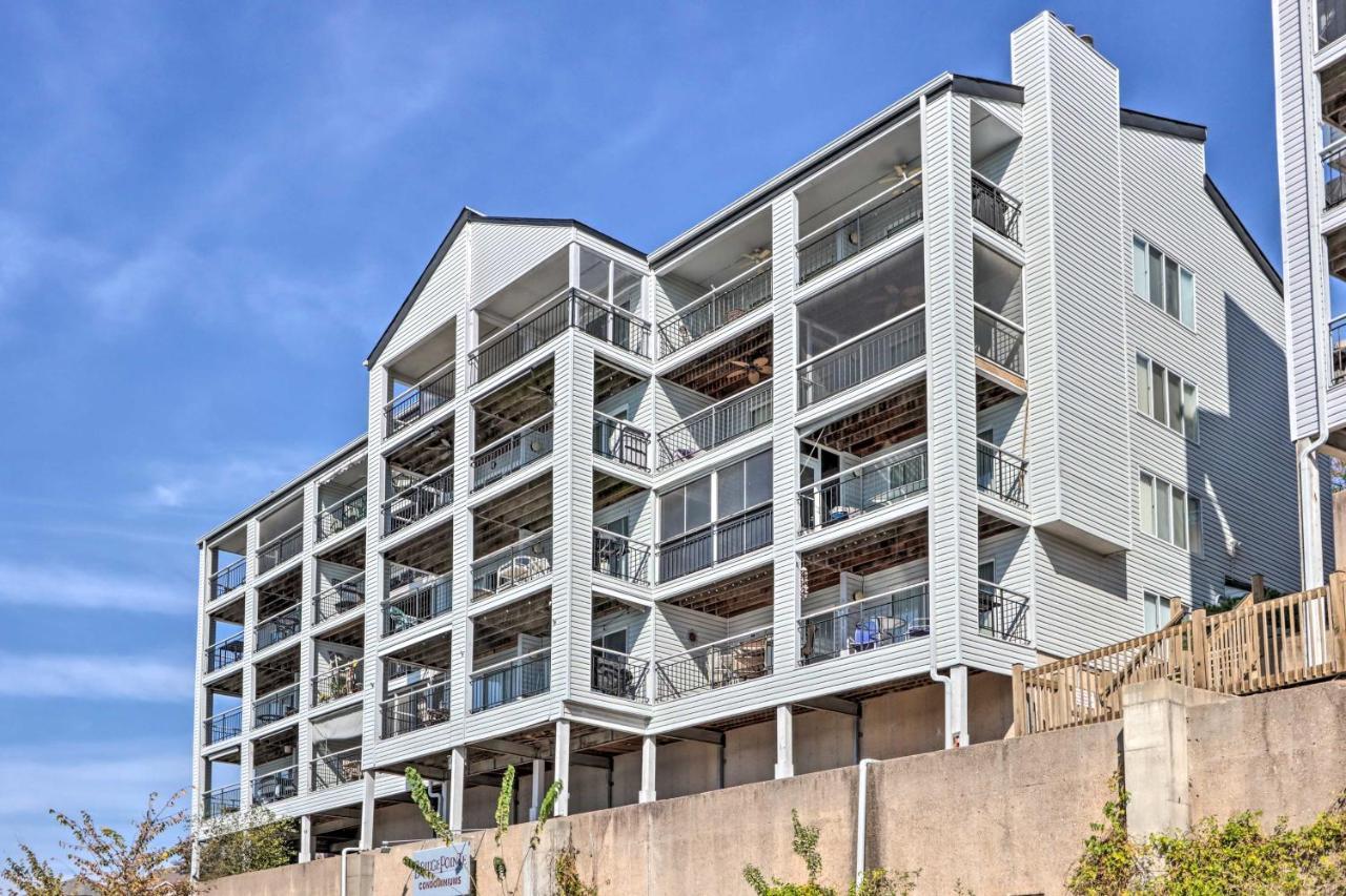 Sunny Osage Beach With Balcony And Lakefront View Exterior foto